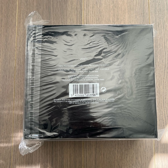 Dolce and Gabbana Velvet Vanity Case - Picture 8 of 8